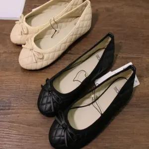 단정한 플랫슈즈 무광 단화 굽없는 리본 편한 퀼팅