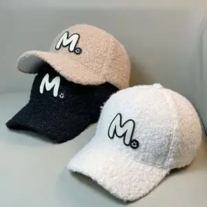 M영문 스마일 패치 뽀글이 볼캡 방한모자 여자모자 여성모자 여성방한모자 여자방한모자