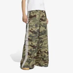 아디다스 카고 파이어버드 트랙 팬츠 [KC6263/0118739]