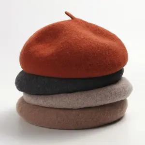 톤 다운 컬러 울 혼방 베레모 패션 스타일링 화가모자 호피 중년여성 벨벳빵