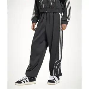 ADIDAS 아디다스 파이핑 루즈 트랙 팬츠 - 블랙 IW5680 1533868