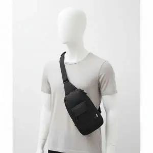 코오롱스포츠 남녀공용 포켓 슬링백 QEBDX25411BLK 330592