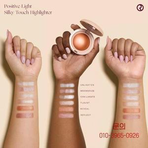 레어 뷰티 포지티브 라이트 실키 터치 팔레트 일루미네이터 내추럴 글로우 글리터 쉬머 파우더 메이크업 미