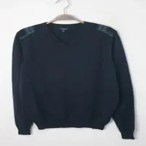 버버리 니트/네이비/메리노울 스웨터 이태리판 수입 구제 중고 명품 캐주얼 브이넥 기본 여성용 L 100