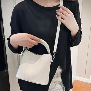 스트랩크로스백 토트 크로스백 파우치 세트 손잡이 포인트 출퇴근가방