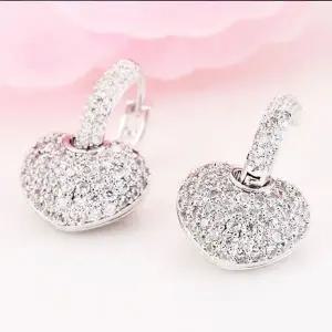 큐빅풀 558TRY26 하트 귀걸이-화이트DG