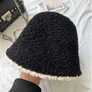 여자 겨울 여행 주말 나들이 룩 니트 버킷 햇 벙거지 ZZE5+2noL