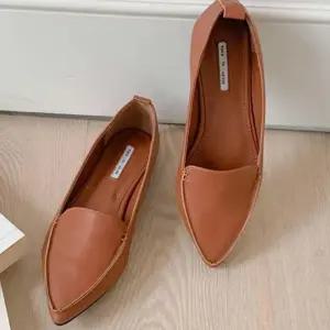 (올핀)뾰족코 로퍼 드라이빙 슈즈 대학생 직장인 여성 신발