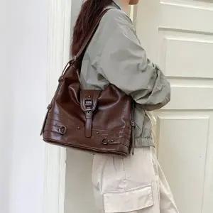 [다잇템] 여자 펀칭자수 징 어깨 호보백 혁대 자크 가죽 크로스백