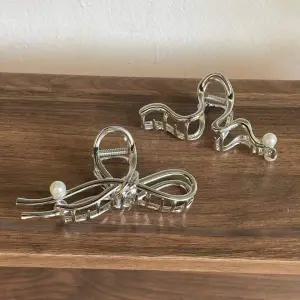 물결 모양 진주 메탈 리본 헤어핀 올림머리 집게 실버 데일리