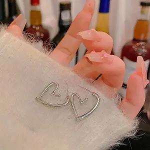 [골드스마일]서지컬 하트 귀걸이 오픈 하트 링 디자인 이어링
