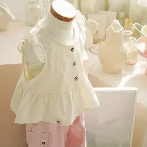 반짝이는 햇살에 청순함을 담았죠 - 아기 민소매블라우스