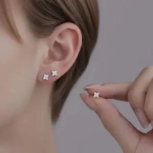 심플 행운 포인트 네잎클로버 귀걸이 데일리 이어링