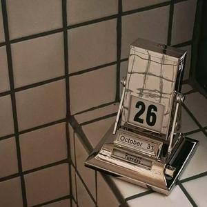 탁상달력 빈티지 만년달력 스텐 실버 스피닝 오브제 7x8x10 5cm