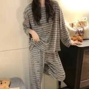 비욘드라이프 리본 포인트 스트라이프 잠옷 세트 1005501