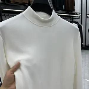 폴리스 반 티 따뜻한 셔츠 폴라 기모 덕다운 라이트 남친 추동 이너 캐주얼 BE3