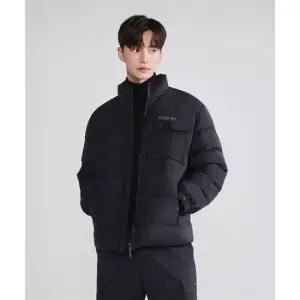디스커버리 DISCOVERY EXPEDITION 남성 멀티포켓 다운 경량패딩 (BLACK) DMDJ51056-BKS 388899