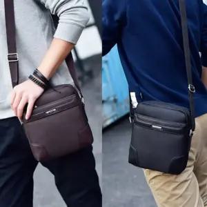 남성 심플 깔끔한 데일리 가벼운 미니 크로스백 가방 Srk1+7KXT