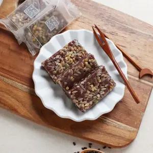 갓지은 흑미견과찰떡 700g