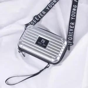 [패션] 7인치 미니 하드쉘 파우치 여성용 가방