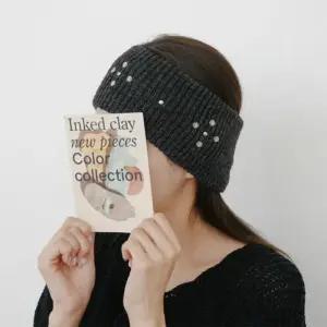 [신상오픈런]여성 큐빅 장식 리벳 골지 니트 와이드 헤어밴드 (41563980)