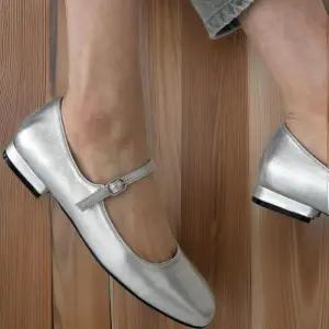 [신상오픈런]여성 러블리 가죽 미니 버클 메리제인 플랫화 슈즈 (32967141)