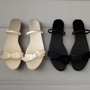 [신상오픈런]여성용 블랙과 화이트 리본 스트랩 슬리퍼 샌들 (34221603)