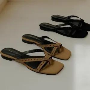 [신상오픈런]여성 블랙 브라운 펀칭 스트랩 트위스트 샌들 (34705761)