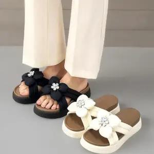 [신상오픈런]여성 사무실용 편안한 큐빅 리본 슬리퍼 키높이 디자인 (34260745)