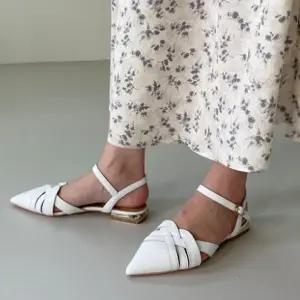 [신상오픈런]위빙샌들 뾰족코 낮은굽 슬링백 봄단화 가죽구두 (30316810)