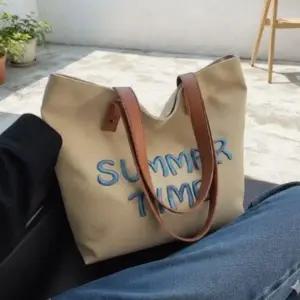 [다잇템] 여성용 글씨 쿨링 패브릭 큰 SS 숄더백