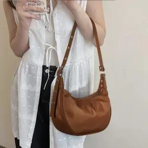 [다잇템] 여성 하프문 컨템포러리 실용적인 시즌리스 숄더백