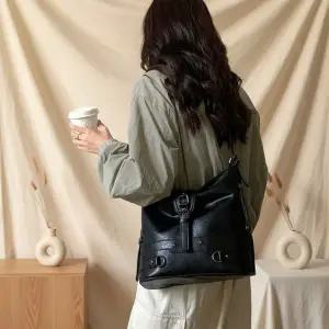 [다잇템] 여성 혁대 자크 어깨 레더 크로스백