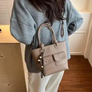 [다잇템] 여성 스퀘어 비즈 어깨 토트 키링 레더 쁘띠 앞주머니 크로스백