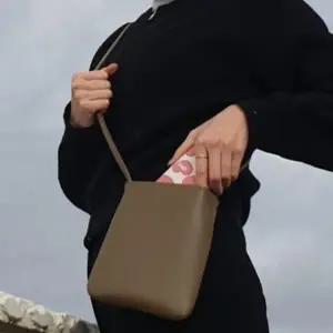 [룽스]핸드폰 미니백 핸드폰지갑가방 올리브그린