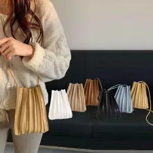 [라일리] Rly 여성 플리츠 미니 크로스백 데일리 숄더백 파우치