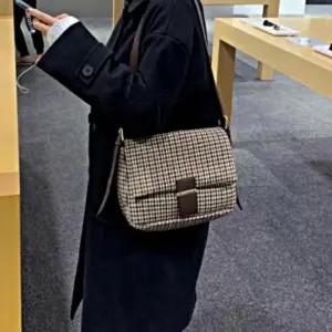 [라일리] Rly 패턴 체크 하운드 데일리 크로스백 으로 투스 스