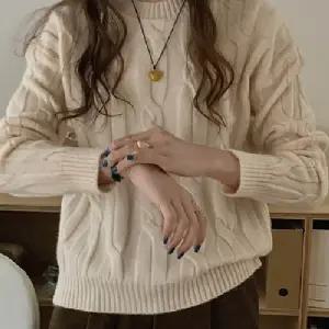 라운드넥 니트 다정한 베이직 꽈배기 티셔츠