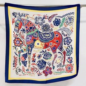 [애슬릿] 꽃 말 정사각 쁘띠 실키 스카프