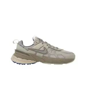 [정품 보증] W Nike V2K Run Gore-Tex Light Iron Ore Light Bone W 나이키 V2K 런 고어텍스 라이트 아이언