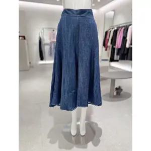 [아이잗컬렉션](타임스퀘어점패션관)절개 데님 플레어 스커트(CR4E0SK231)