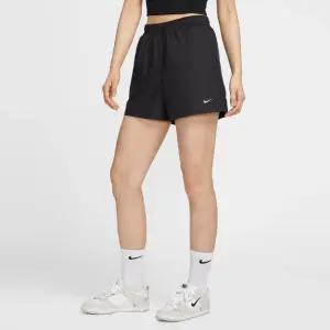 우먼스 나이키 스포츠웨어 클래식 우븐 미드라이즈 쇼츠 FV7558-010