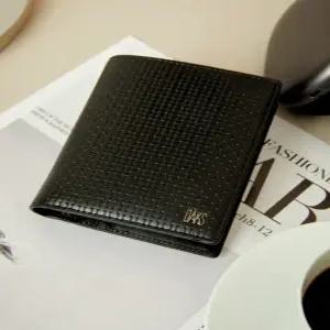 닥스 액세서리 남성 25SS [스테디셀러] 블랙 로고장식 소가죽 중지갑 WBWA5E212BK