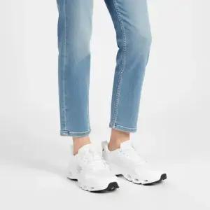 25FW LOEWE X ON CLOUDSOLO SNEAKERS L929282X38 2013) X 온 클라우드솔로 스니커즈)