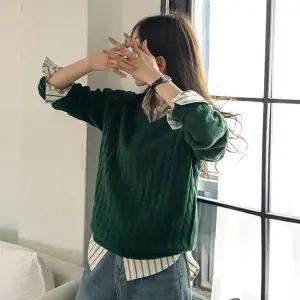 투사이즈 꽈배기 브이넥니트