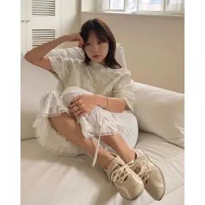 오찌 로마리 스웨이드 레이스업 스니커즈 아이보리 FLOTFA3W42 333938