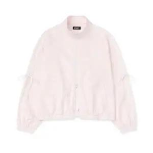 [롯데백화점]널디 여성 리본 타이 트랙 탑 자켓 PNES26TR10