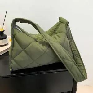 캐주얼 크로스백 퀼팅 여자 데일리 학생 보조 가방