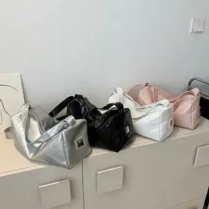 캐주얼 크로스백 사각백 숄더백 운동가방 패션가방Y 보부상가방 대학생가방 큰가방