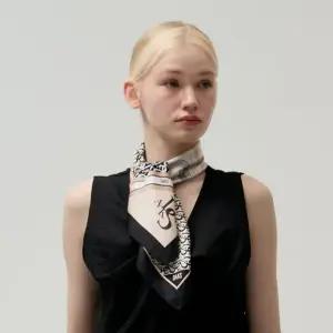 [갤러리아] [닥스] 실크 미니 스카프 (D) SKO502 (포장,쇼핑백 포함)